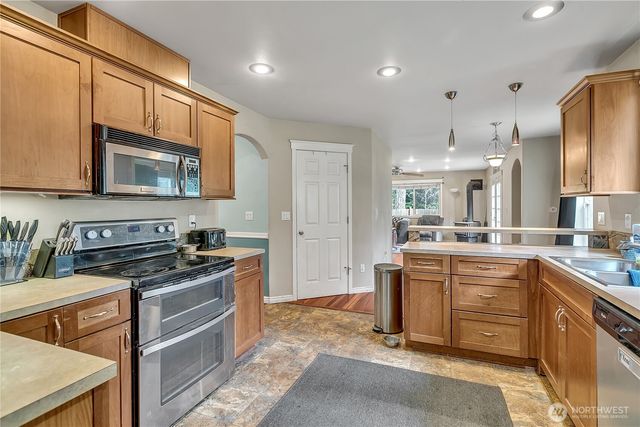 18015 Mossywood Court SE, Yelm, WA 98597