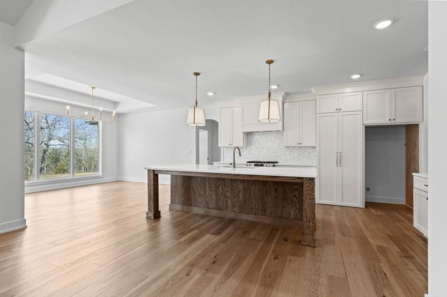 8533 S LAGOS DR, Columbia, MO 65201