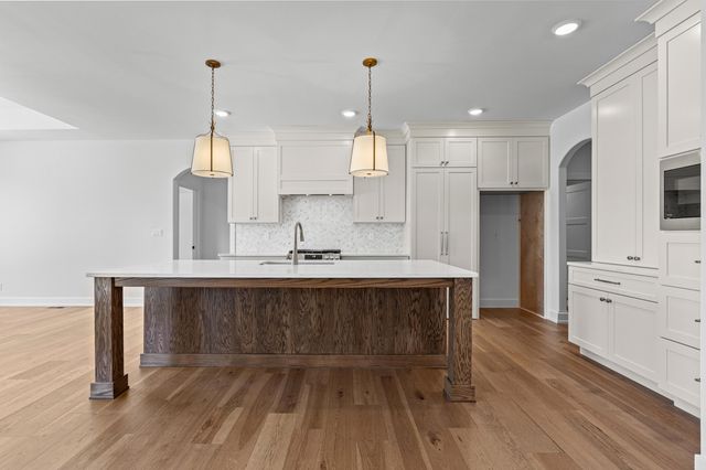 8533 S LAGOS DR, Columbia, MO 65201