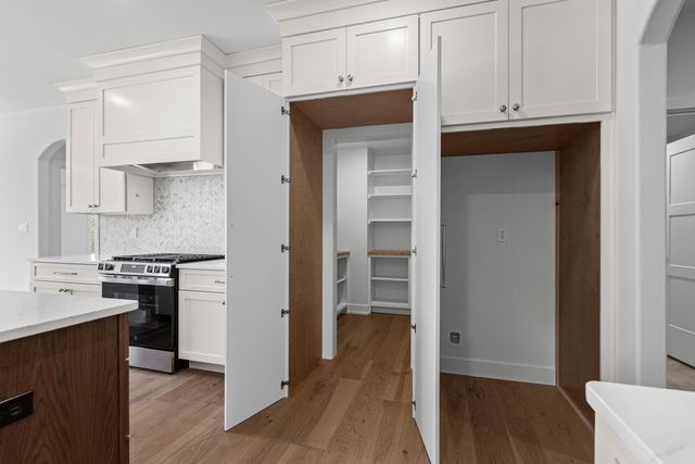 8533 S LAGOS DR, Columbia, MO 65201