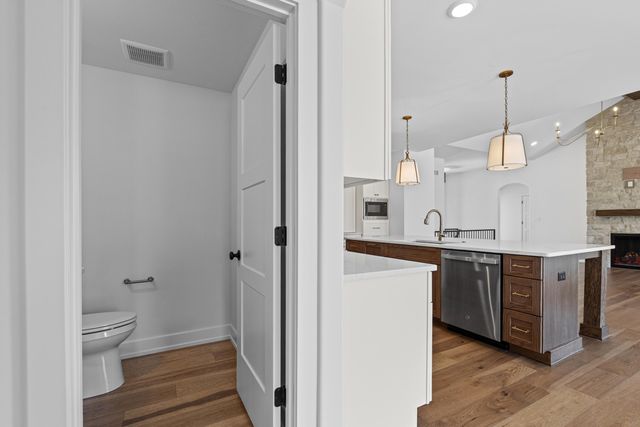 8533 S LAGOS DR, Columbia, MO 65201