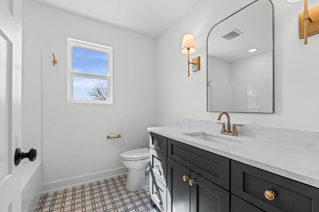 8533 S LAGOS DR, Columbia, MO 65201