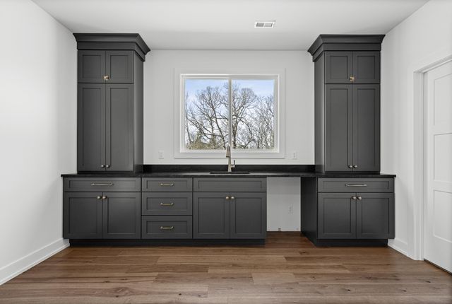 8533 S LAGOS DR, Columbia, MO 65201