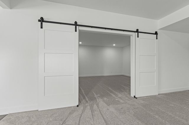 8533 S LAGOS DR, Columbia, MO 65201