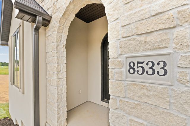 8533 S LAGOS DR, Columbia, MO 65201