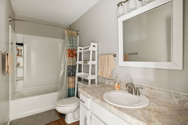 947 Coarsey Dr, Nashville, TN 37217