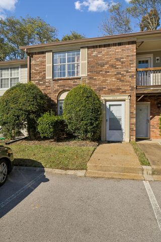 947 Coarsey Dr, Nashville, TN 37217