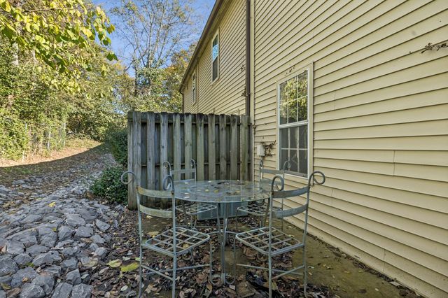 947 Coarsey Dr, Nashville, TN 37217