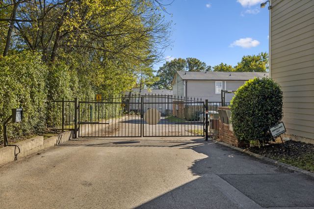 947 Coarsey Dr, Nashville, TN 37217