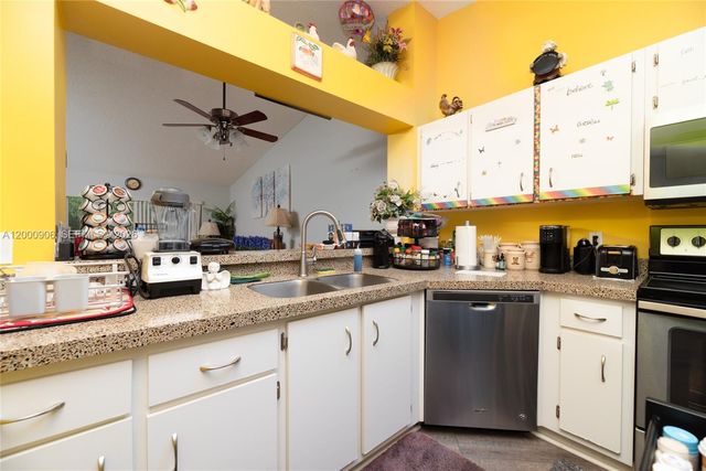 7535 Trent Dr 202, Tamarac, FL 33321