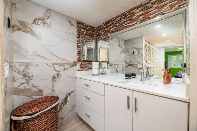 7535 Trent Dr 202, Tamarac, FL 33321