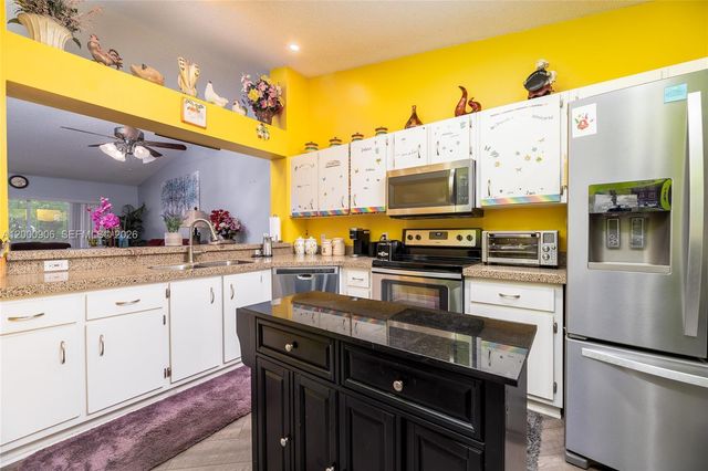 7535 Trent Dr 202, Tamarac, FL 33321