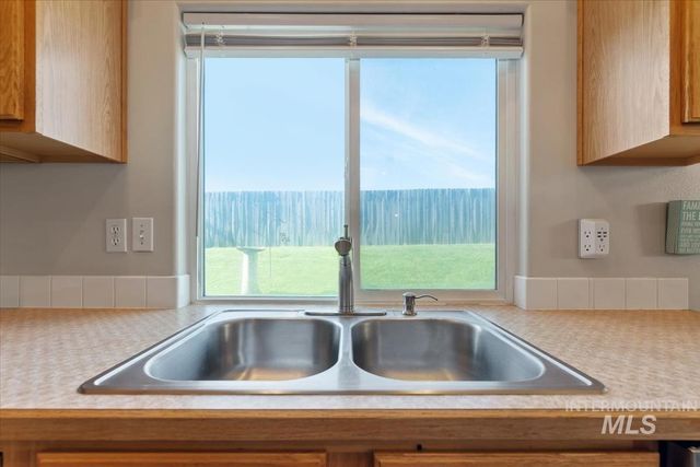 7579 W Middle Fork, Boise, ID 83709