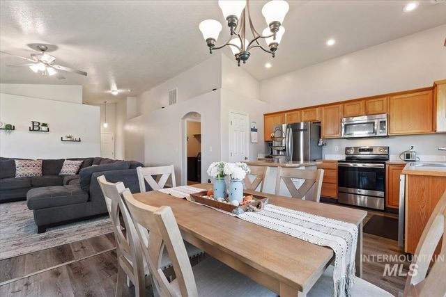 7579 W Middle Fork, Boise, ID 83709
