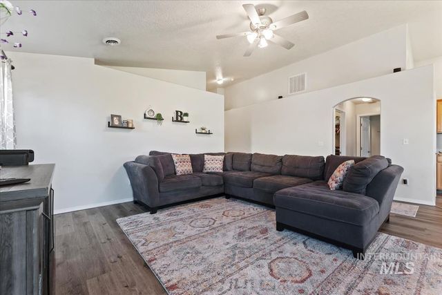 7579 W Middle Fork, Boise, ID 83709