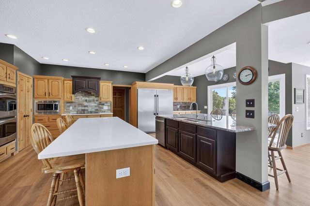 2919 E 44th Court, Davenport, IA 52807