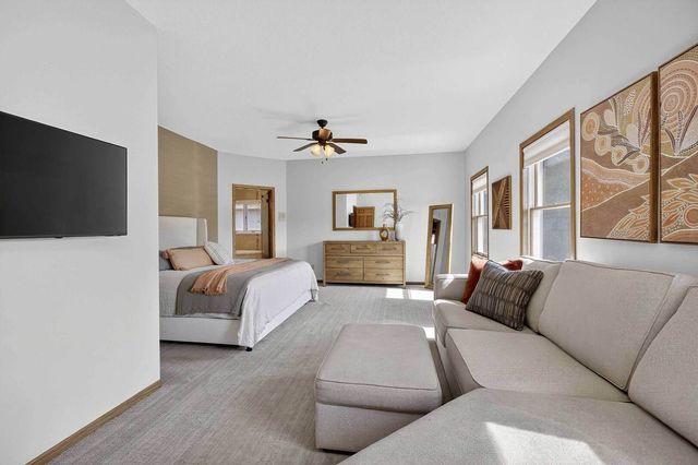 2919 E 44th Court, Davenport, IA 52807