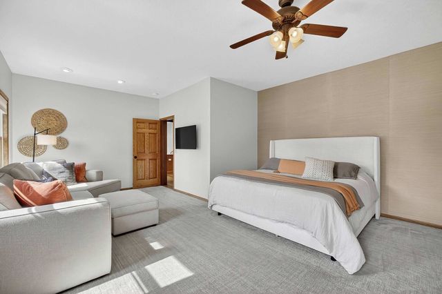 2919 E 44th Court, Davenport, IA 52807