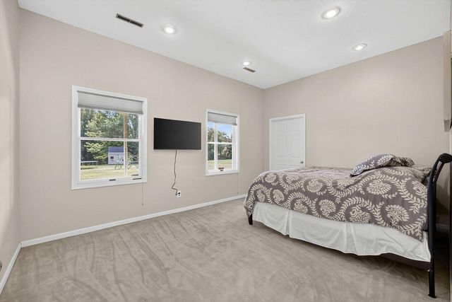 2919 E 44th Court, Davenport, IA 52807