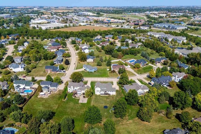 2919 E 44th Court, Davenport, IA 52807