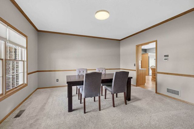 2919 E 44th Court, Davenport, IA 52807