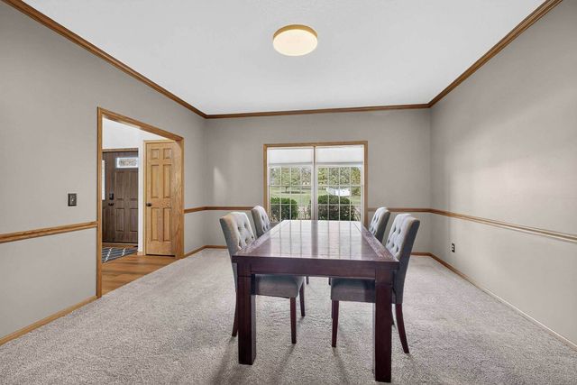 2919 E 44th Court, Davenport, IA 52807