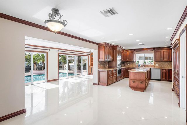 2872 NE 29th Street, Fort Lauderdale, FL 33306