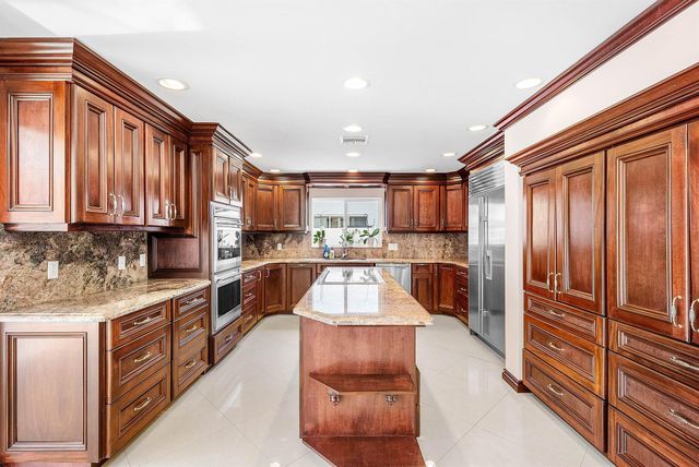 2872 NE 29th Street, Fort Lauderdale, FL 33306