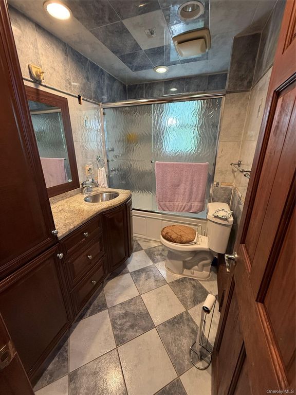 10980 141st Street, Jamaica, NY 11435 — photo 5