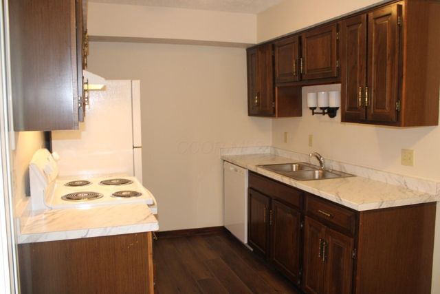 390-404 Edinburgh Road, Dublin, OH 43017