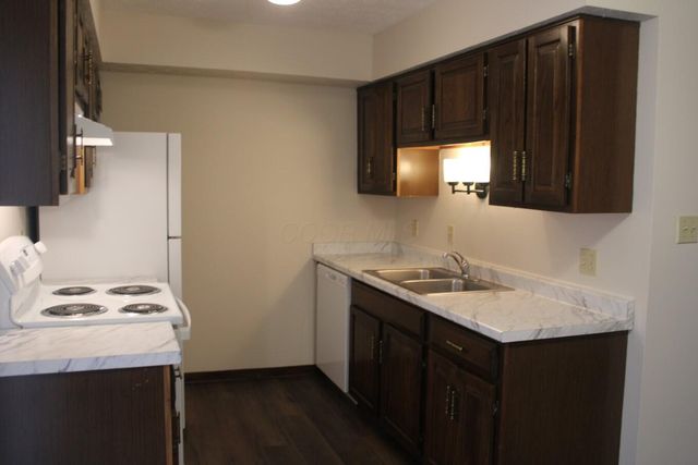 390-404 Edinburgh Road, Dublin, OH 43017