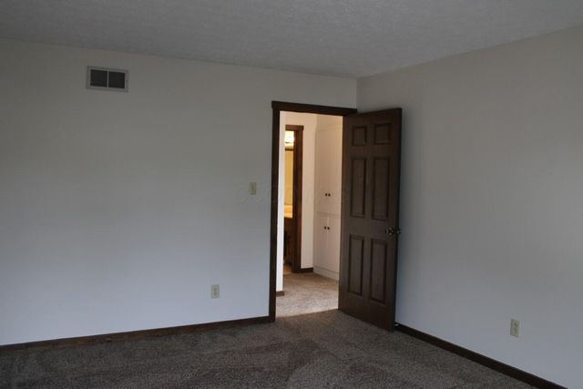 390-404 Edinburgh Road, Dublin, OH 43017