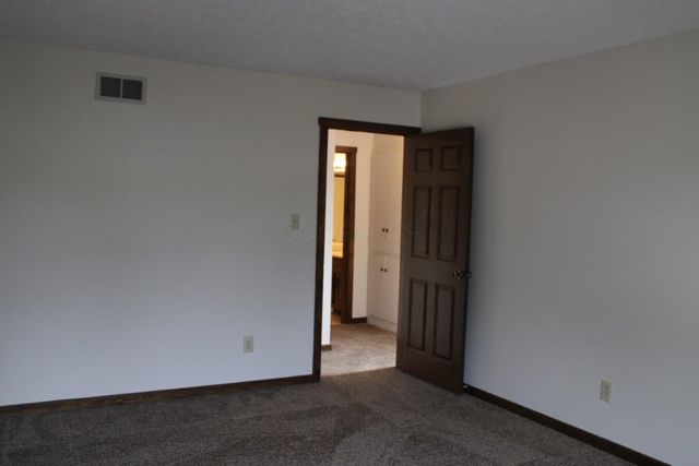 390-404 Edinburgh Road, Dublin, OH 43017