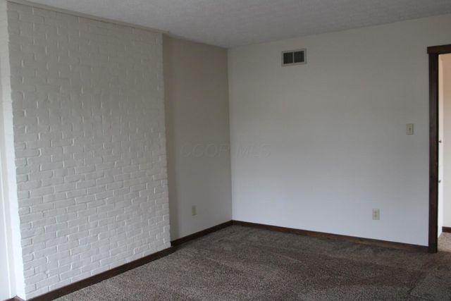 390-404 Edinburgh Road, Dublin, OH 43017