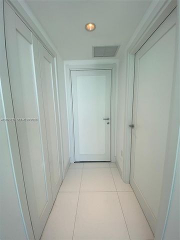 200 Biscayne Boulevard Way 4011, Miami, FL 33131