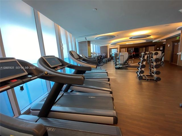200 Biscayne Boulevard Way 4011, Miami, FL 33131