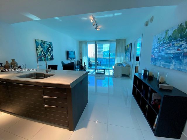 200 Biscayne Boulevard Way 4011, Miami, FL 33131