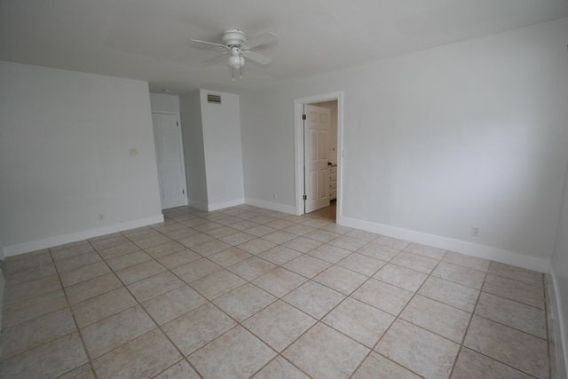 1040 CRYSTAL LAKE Drive 1, Deerfield Beach, FL 33064