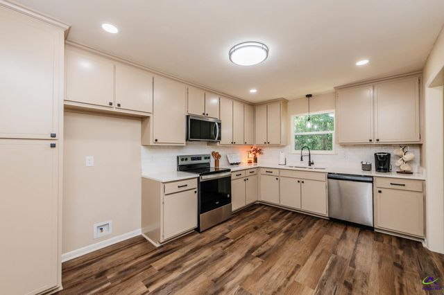 121 Eastlake Drive, Warner Robins, GA 31093