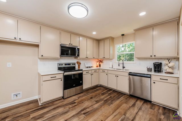 121 Eastlake Drive, Warner Robins, GA 31093