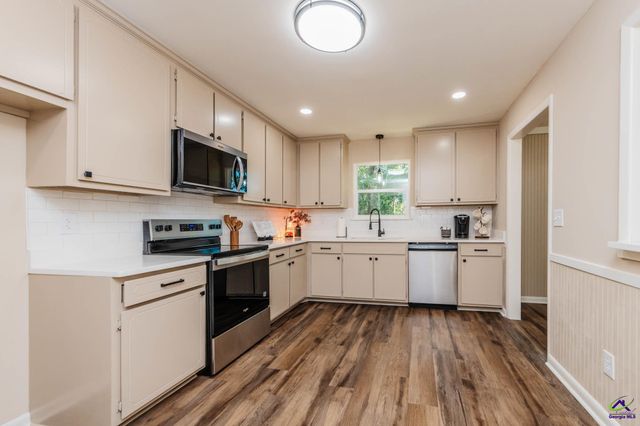 121 Eastlake Drive, Warner Robins, GA 31093