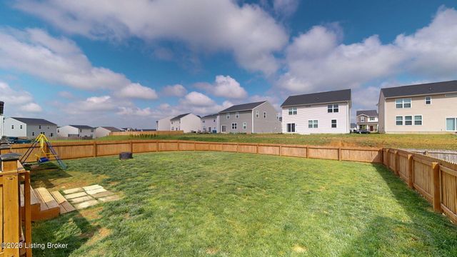 4025 White Pine Ln, La Grange, KY 40031