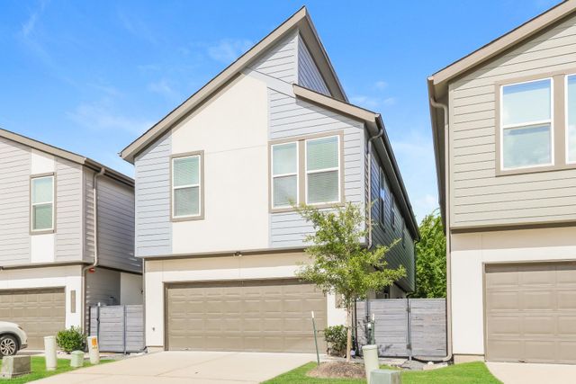 18306 W Centro Circle, Shenandoah, TX 77385