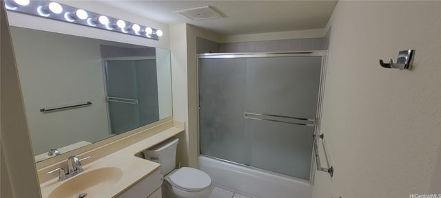 3075 Ala Poha Place 1011, Honolulu, HI 96818