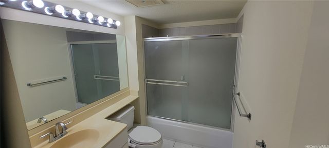 3075 Ala Poha Place 1011, Honolulu, HI 96818