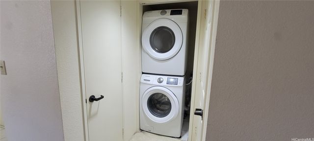3075 Ala Poha Place 1011, Honolulu, HI 96818