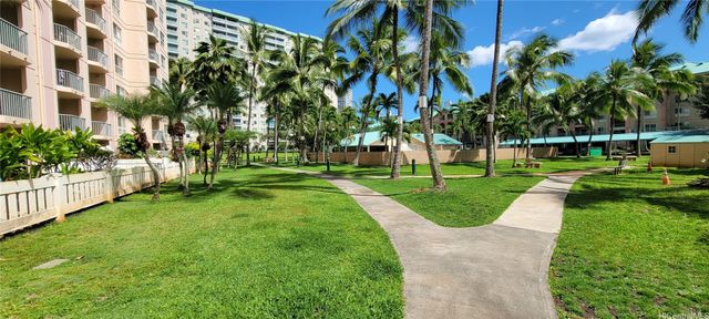 3075 Ala Poha Place 1011, Honolulu, HI 96818