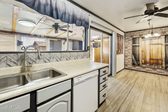 823 E IRONWOOD Drive, Phoenix, AZ 85020