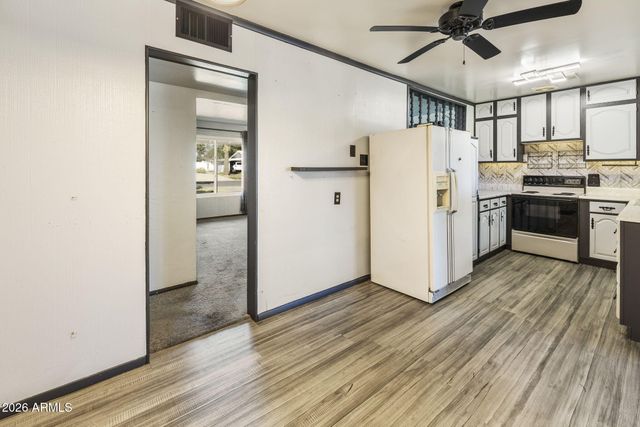 823 E IRONWOOD Drive, Phoenix, AZ 85020