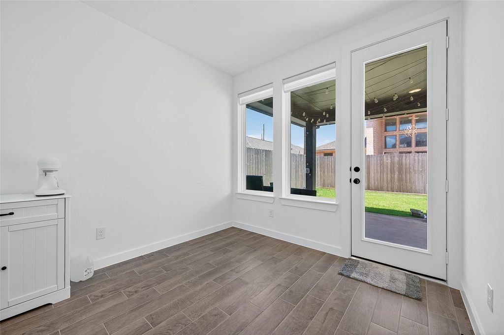 Image 15 of property listing at 2114 Cool Greens Street, Richmond, TX 77406